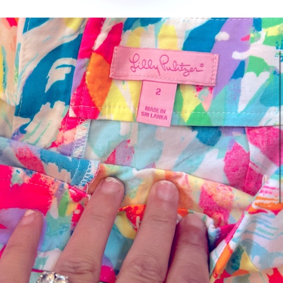 Lilly Pulitzer size 2 high waisted shorts with zipper back sparkling sands. - Picture 4 of 5